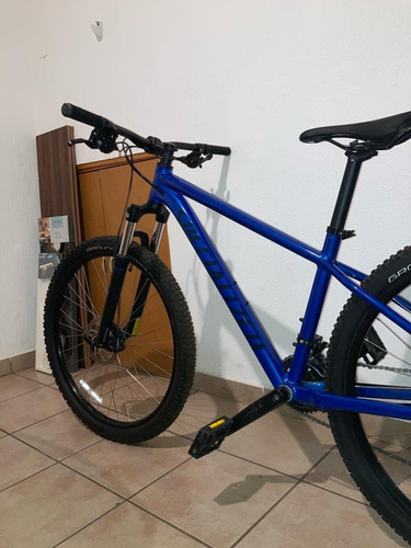 Bicicleta Specialized Rockhopper 27.5 M. 2 Cascos De Regalo.
