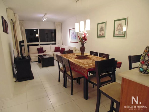 Muy Lindo Apartamento De 1 Dormitorio Y Medio En La Península!