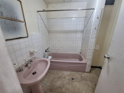 Apartamento En Venta. Sabana Grande. Mls 25-18486