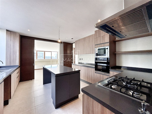 Casa En Venta De 4 Dorm. En Colina