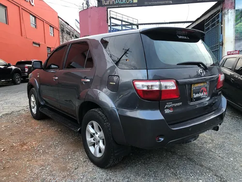 Toyota Fortuner 2.7l 4x2