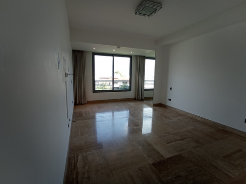 Imagen 18 de 30 de Vendo Apto 268m2 4h/6b/4p Colinas De Tamanaco 8942