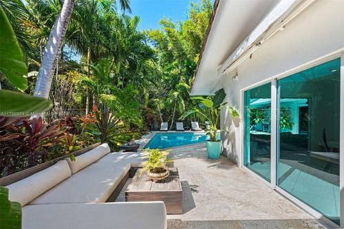 Casa Chalet En Venta En Miami, Florida, Estados Unidos