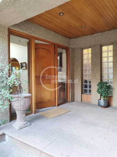 Casa En Venta De 6 Dorm. En Las Condes