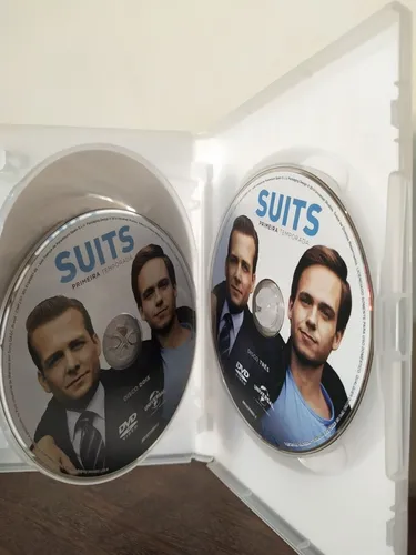 Box Suits Original - Temporadas 1 E 2 Em Dvd | MercadoLivre Box Suits Original - Temporadas 1 E 2 Em Dvd | MercadoLivre