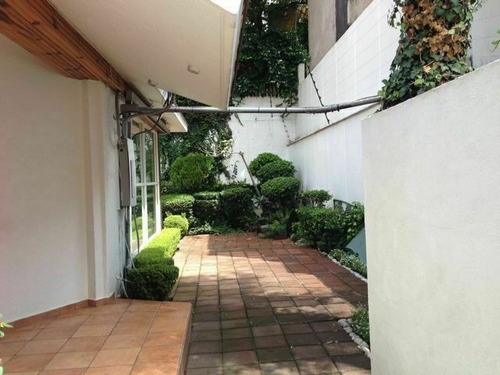 Imagen 9 de 14 de Casa En Venta En Bosques De Las Lomas Con Uso De Suelo Para