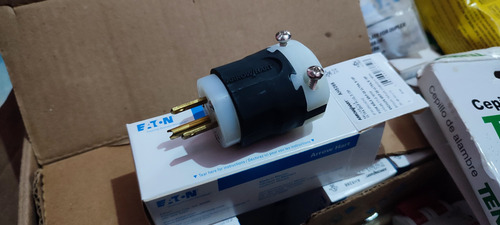 Clavija De Entrada Recta Arrow Hart 15a 2 Polos 3 Hilos