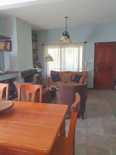 Imagen 3 de 14 de Casa Excelente Punto Padrón Único Esquina Muy Cerca Del Mar!