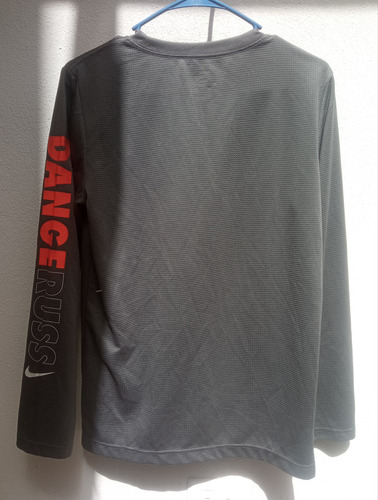 Nike - By Russell Wilson Playera Manga Larga. (Usado)