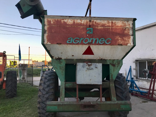 Imagen 7 de 7 de Tolva Autodescargable Agromec De 10 Tn Sin Balanza