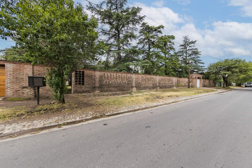 Terreno Con Proyecto Aprobado Para 4 Casas. A 20 Mts. De La Av. Gauss. B Villa Belgrano