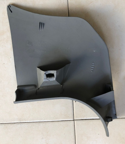 Moldura Pisa Alfombra Del Der Vw Jetta A4 Aut Americano 2002 (Usado)