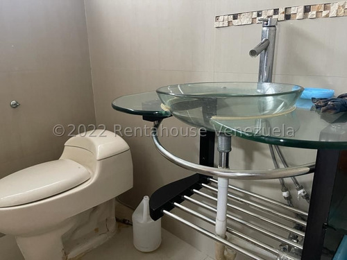 Imagen 5 de 19 de Claudia Lopez Vende Edificio En Catia Mls #22-23270