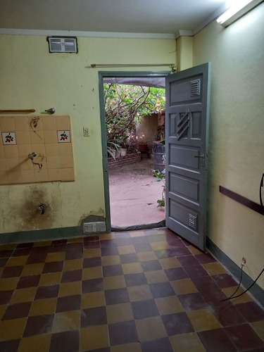 Imagen 6 de 15 de Casa A La Vta A Refaccionar Con Cochera