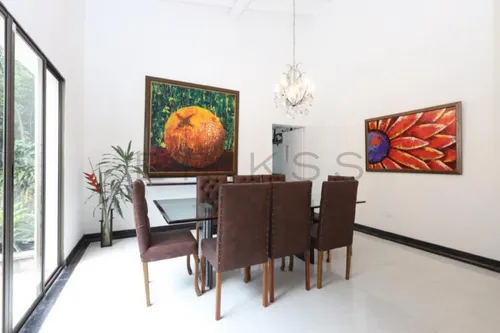 Casa En Venta En El Poblado. Cod V50795