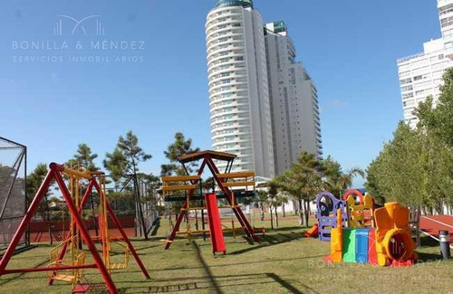 Aquarela, Piso Alto, 2 Suites, Toilette, Dependencia, Financia 50%!!