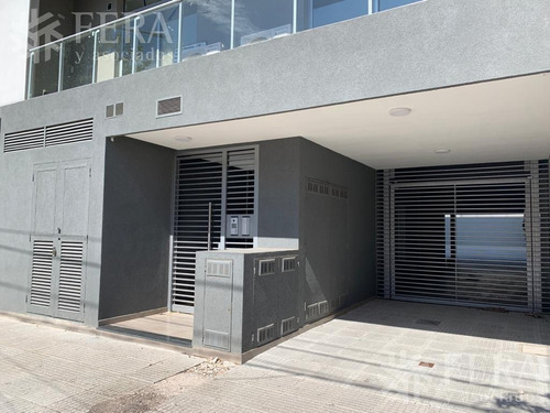 Venta De Departamento 3 Ambientes Con Patio Y Cochera En Wilde (24585)