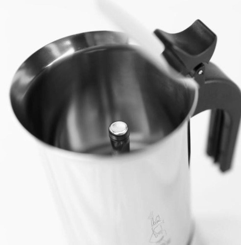 Imagem 2 de 4 de Cafeteira Italiana Bialetti Indução Inox Vênus 10 Xícaras
