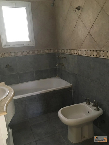 Hermosa Casa En Lote 1200 M Con Pileta En Barrio Cerrado Sep