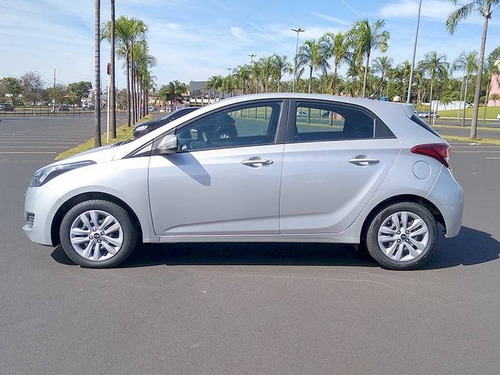Imagem 4 de 8 de Hyundai Hb20 1.6 Comfort Plus 16v Flex 4p Automático