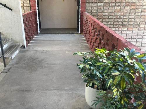 Apartamento De 4 Dormitorios Ubicado En Cobena.