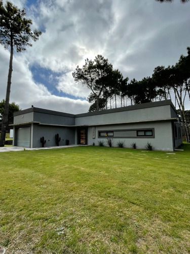 Casa En Pinamar Norte Para 8/9 Personas Con Piscina Climatizada