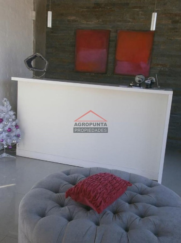 Apartamento En Tio Tom, 8 Dormitorios *- Ref: 3046