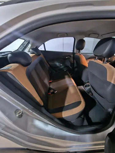 Carro Prácticamente Nuevo Con Todos Los Lujos