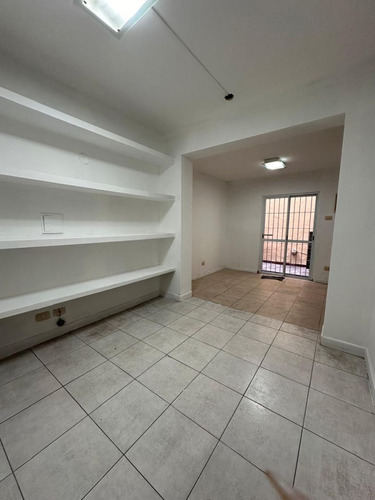 Oficina En Alquiler - Catamarca 400 - Planta Baja - Barrio Norte