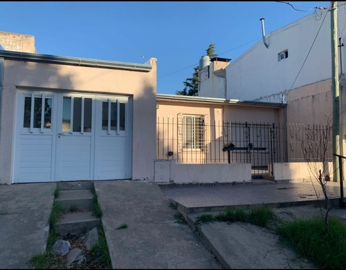Imagen 2 de 22 de Venta, Casa En Junin (ba) 2 Dormitorios, Refaccionada.