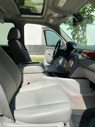 Imagen 13 de 14 de Chevrolet Tahoe 5.3 Lt V8 . 2da./cubo At 2014