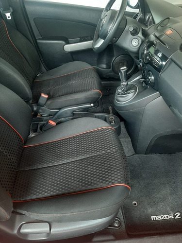 Imagen 11 de 13 de Mazda 2 1.5 Touring Mt 2014