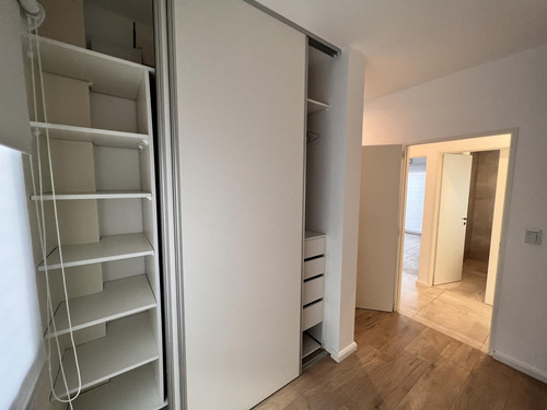 Departamento Ph En Venta En Capital Federal, Buenos Aires, Argentina