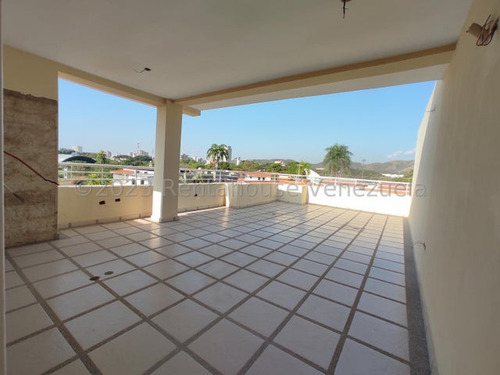Townhouse En Obra Gris En Urb Andres Bello Maracay, Financiamiento Disponible. 23-18761 More