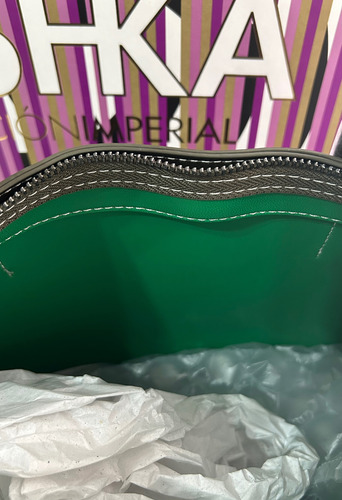 Cartera/bolso Daiane Efecto Cuero Charolado Verde De Mishka Verde Oscuro Lisa Combinación Verde Oscuro