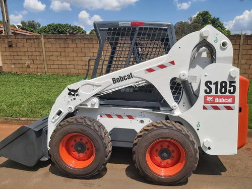 Imagem 3 de 10 de Mini Carregadeira Bobcat S185 Ano 2009 - Com Garantia