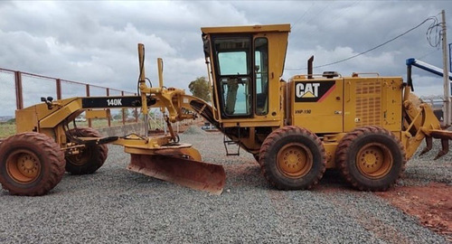 Motoniveladora Cat 140k Ano 2011