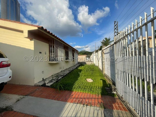 Casa En Venta En San Jose De Tarbes Valencia Carabobo Amplia Comoda Con Patio Excelente Ubicacion Mmmp 