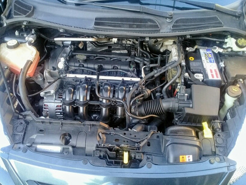 Ford Fiesta Kinetic Design 1.6 Design 120cv Titanium 2011