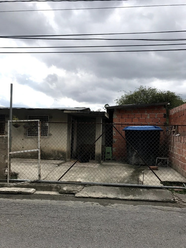 Best House Vende Terreno Con Bienhechuria Clnas De Carrizal