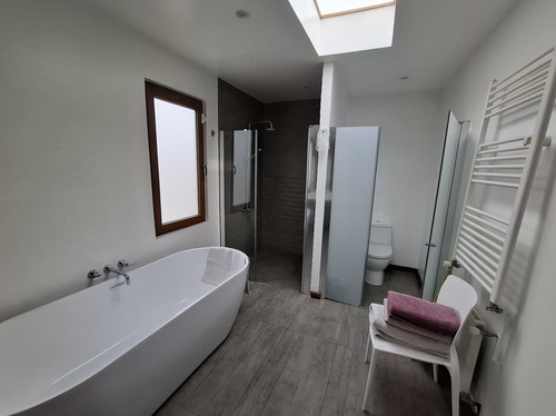 Casa Remodelada Con Terminaciones De Alto Nivel En Condomini