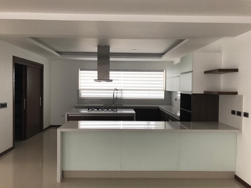 Hermosa Residencia En La Ceiba A La Venta