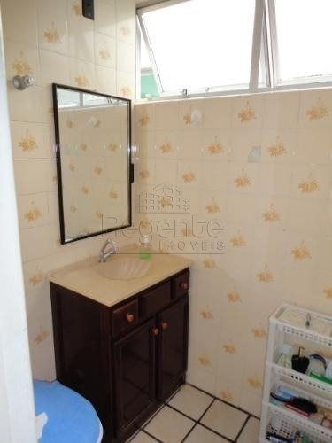 Apartamento A Venda No Bairro Coqueiros Em Florianopolis - V-76911