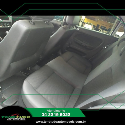 Imagem 7 de 7 de Volkswagen Voyage Trendline 1.6 Prata 2019