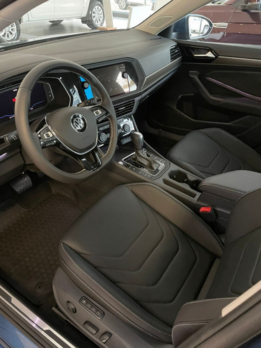 Imagen 8 de 23 de Volkwagen Vento Highline 250 At Tsi 0 Km 2021