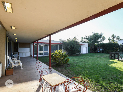 Casa 5 Ambientes-av. Fuerza Aérea 3000-funes Hills-alquiler