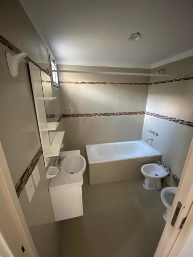 Imagen 2 de 9 de Departamento Mono Ambiente, Baño Completo. Impecable