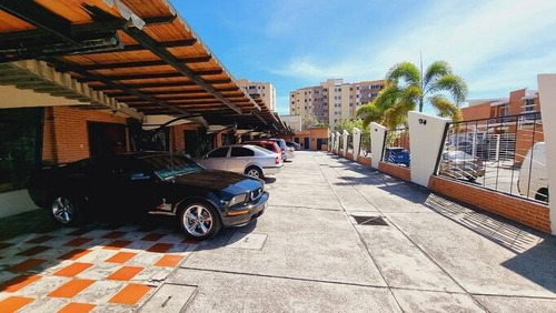 Imagen 7 de 8 de Katherine Castillo Vende Town House Res. Mucuruba Mañongo