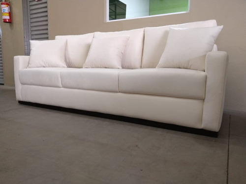 Imagem 2 de 6 de Sofa Dendi Base Madeira 220cm Suede Cru Pronta Entrega