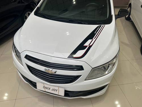 Imagen 3 de 17 de Chevrolet Onix 5puertas 1,4 Effect 2015 - Tm